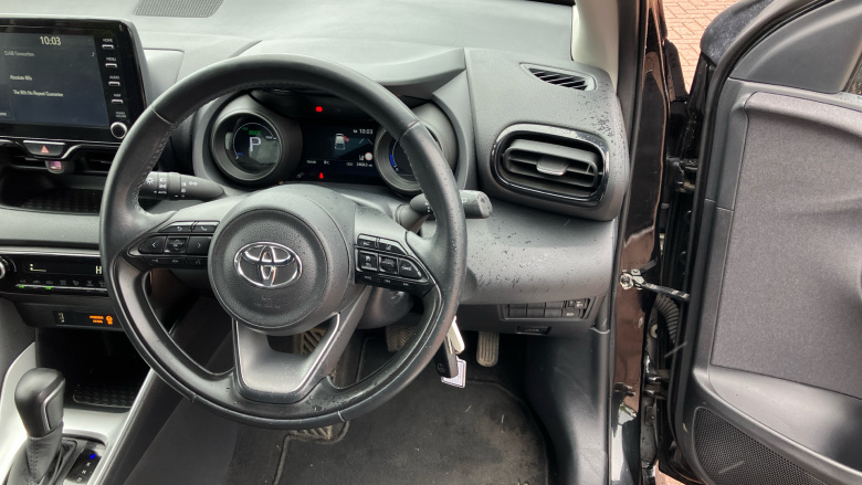 Toyota Yaris 1.5 Hybrid Design 5dr CVT Hybrid Hatchback
